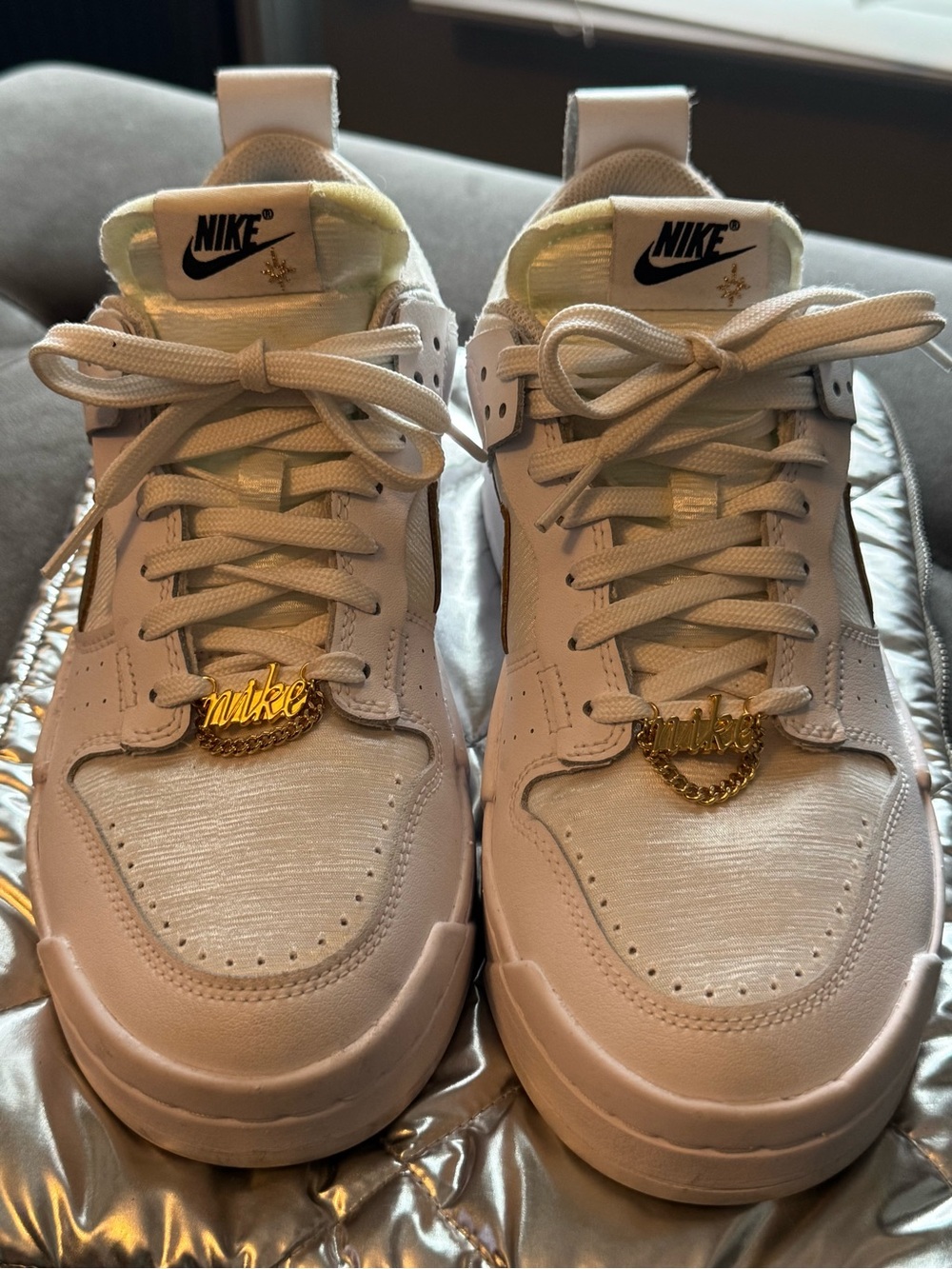 Nike White Leather Low-Top Sneakers with Gold Hardware Women’s 9.5 - Picture 2 of 11